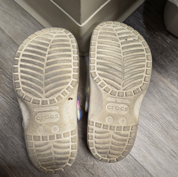 Tye dye crocs - Picture 3 of 3